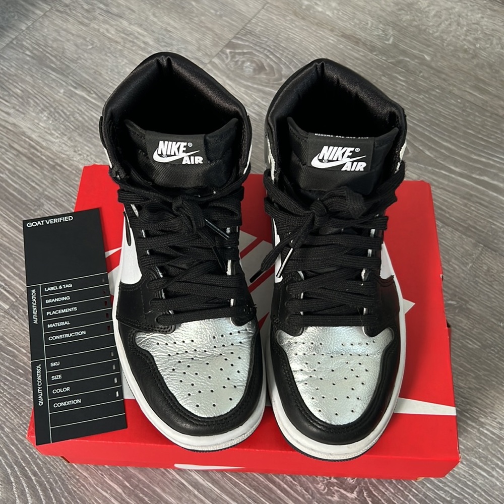 Air Jordan 1 Retro High ‘Silver Toe’